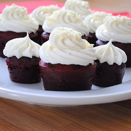 http://realmomkitchen.com/wp-content/uploads/2010/02/red-velvet-cupcake-6-450.jpg